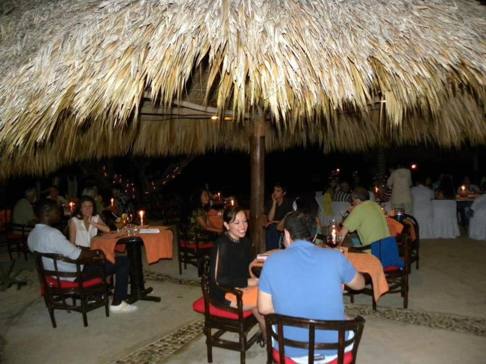Hotel Bahia De La Luna Арройо-Крус Экстерьер фото